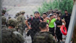 تدفق نحو 40 ألف مهاجر مغربي إلى سبتة